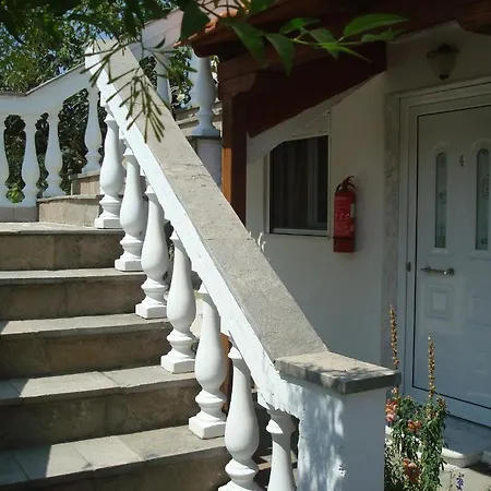 Tonia Apartment