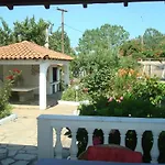 Tonia Apartmán Sarti
